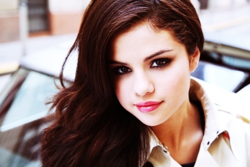 Is Selena Gomez a singer or a actress?
