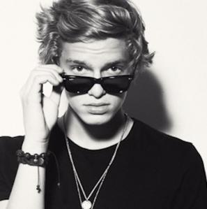  Is Michael Jackson one of Cody Simpson's idols?