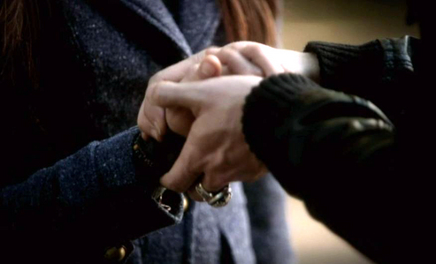  We see Damon giving Elena his car keys in what episode?