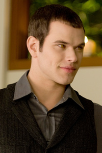  "I vote "hell, yeah"! We can pick a fight with these Volturi some other way."Emmett in what film?