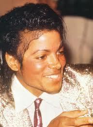  Does Michael wear a दस्ताना, दस्ताने in Billie Jean video?