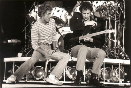  Is it true Roger invited Pete Townshend to Присоединиться The Who with the encouragement of old classmate and бас, бас-гитара guitarist John Entwistle?