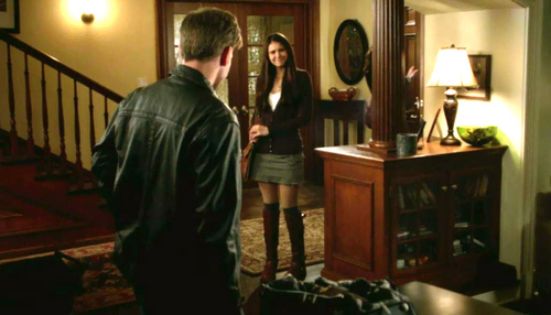  Elena walks in on Alaric キス Meredith Fell in what episode of season 3?