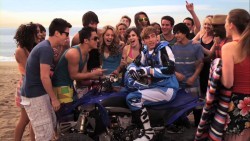  In Big Time pantai Party, what was the name of Sandy's boyfriend???