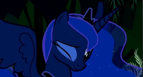 Who does the voice of Princess Luna?