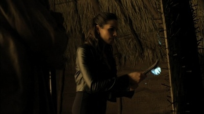 Masks(2x12)- How many nails does Bo remove from the pillar before Tshombe,the Dark Fae Shaman,makes her to stop? 
