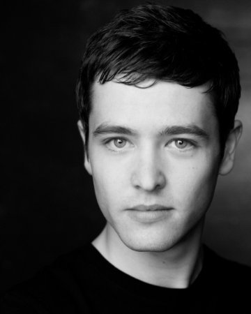 What's the name of the guy (on the picture), who portrays Mordred in series 5?
