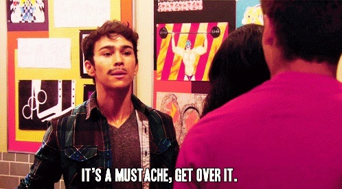  Who drew a mustache on Zander's face in "How To Rock a Messy Bet"?