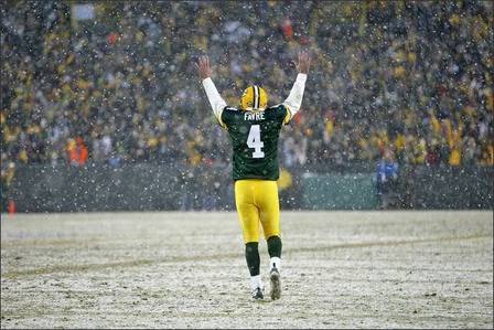  How many Winning Seasons did Favre have during his 16 Years with the Green ベイ, 湾 Packers?