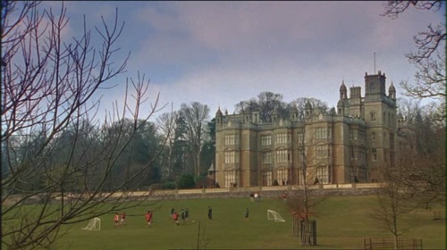  At which manor is the toon mostly filmed?