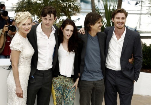  Kristen Stewart and the cast of ________.