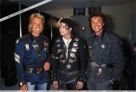  Sigfreid and Roy were two of Michael's closest دوستوں