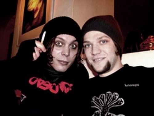  Ville is good 老友记 with Bam Magera?