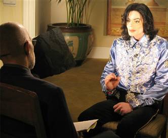  Who is this journalist with Michael Jackson