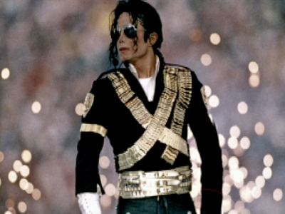  Michael was the 1989 recipient of of the "Special Achievement" award at "The Fifteenth Annual American música Awards"