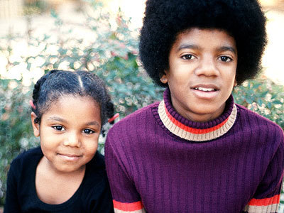  Who is this sibling in the photograph with Michael Jackson
