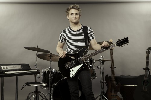  When was Hunter Hayes born?