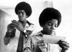  Who is this sibling in the photograph with Michael Jackson