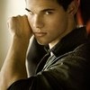 my NEW Favorite Taylor Lautner photo! and Its from BD!:) mrsjacob photo