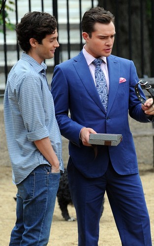  Ed Westwick, Chace Crawford and Penn Badgley on the set of "Gossip Girl" (August 16).