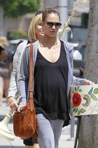  Jessica - Shopping in Beverly Hills - August 11, 2011