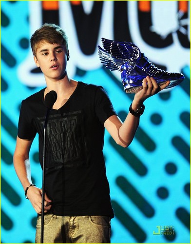  Justin Bieber -- Do Something Awards 2011