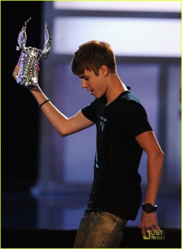  Justin Bieber -- Do Something Awards 2011