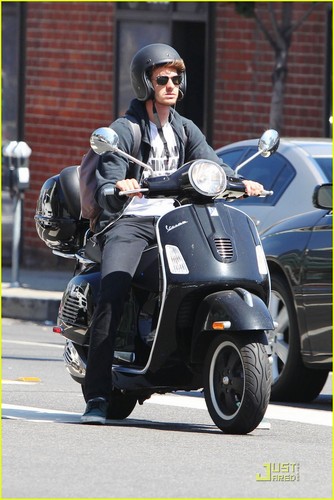  Andrew Garfield: Spider-Man on a Scooter