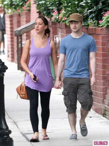  Daniel Radcliffe and his girlfriend