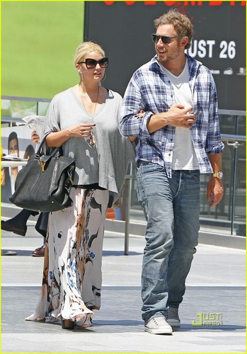  Jessica Simpson: Lunch and a Movie with Eric Johnson!