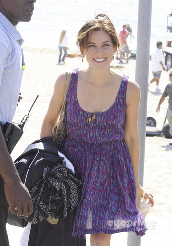  Jessica Stroup on set 90210 in Venice Beach, August 17