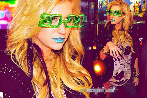  Kesha - Times Square