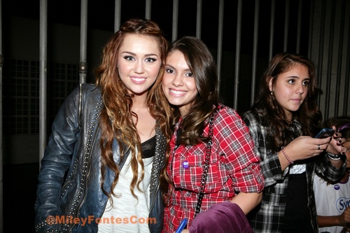  Miley With A Fan!