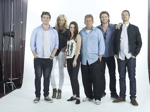  New EW fotografias of Kristen and the #SWATH Cast at Comic- Con 2011