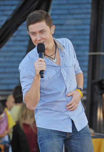 Scotty and the Top 11 on Good Morning America