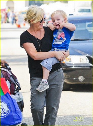  Amy Poehler: Funny Faces with Archie!
