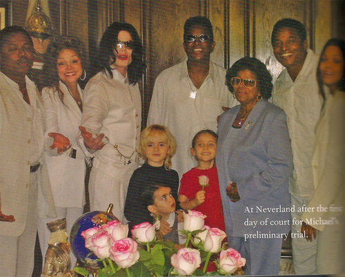 JANET JACKSON WITH FAMILY