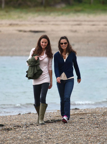  Kate and Pippa strolling in Llanddwyn Island of Newborough, North Wales (21 August 2011)
