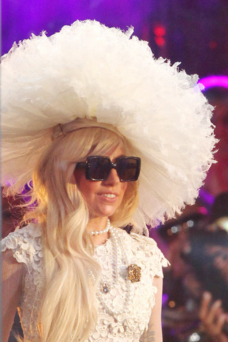  Lady Gaga @ এমটিভি First in New York City