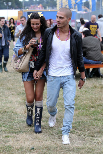  Maxchelle! (I Will ALWAYS Support TW No Matter What :) V Festival 2011! 100% Real ♥