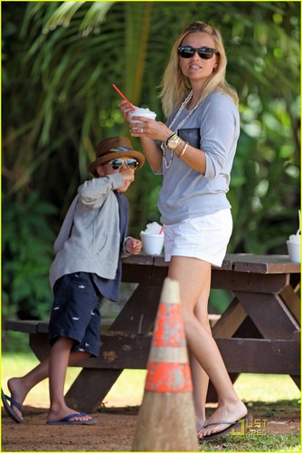  Reese Witherspoon: Back in Brentwood