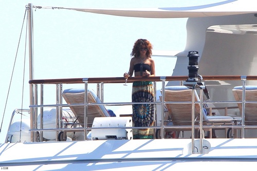  Rihanna - Boating in the South of France - August 22, 2011
