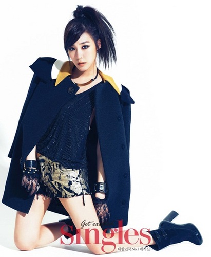  Tiffany Featured In The Singles Magazine