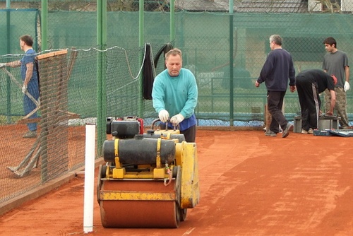  treatment 테니스 courts