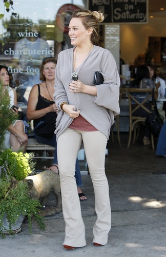 Hilary - Out and about in LA - August 25, 2011