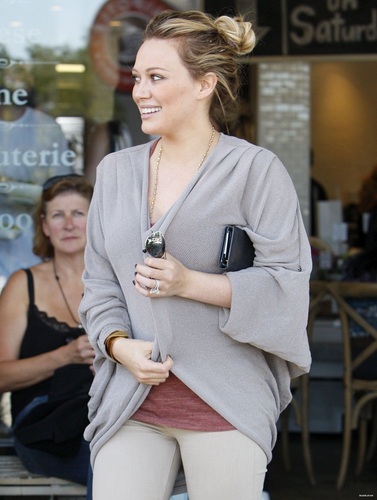 Hilary - Out and about in LA - August 25, 2011