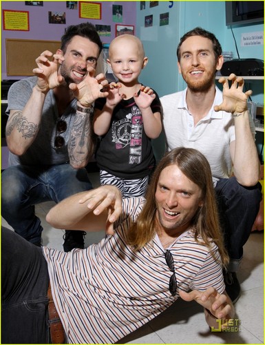  Maroon 5: Johns Hopkins Children's Center Visit!