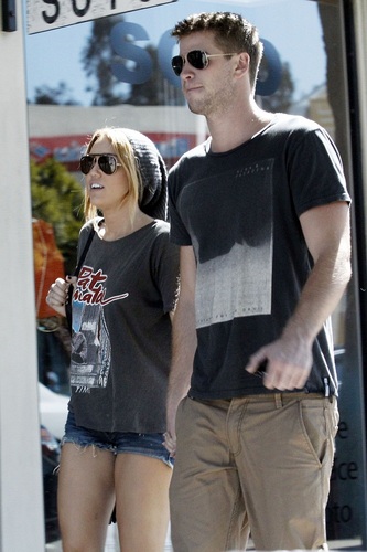  Miley - At the LTH Studio in Los Angeles - August 20, 2011