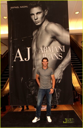  Rafael Nadal: Shirtless for Armani Jeans & Underwear!