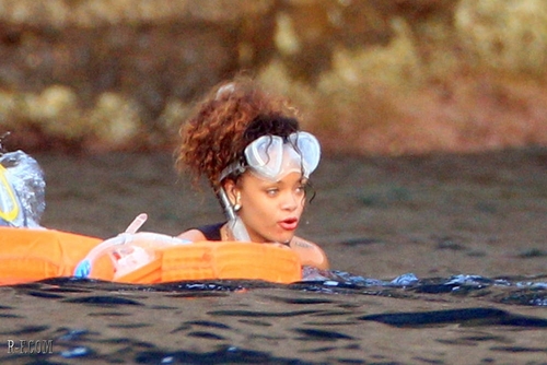  Rihanna - Diving in Porto Fino - August 24, 2011